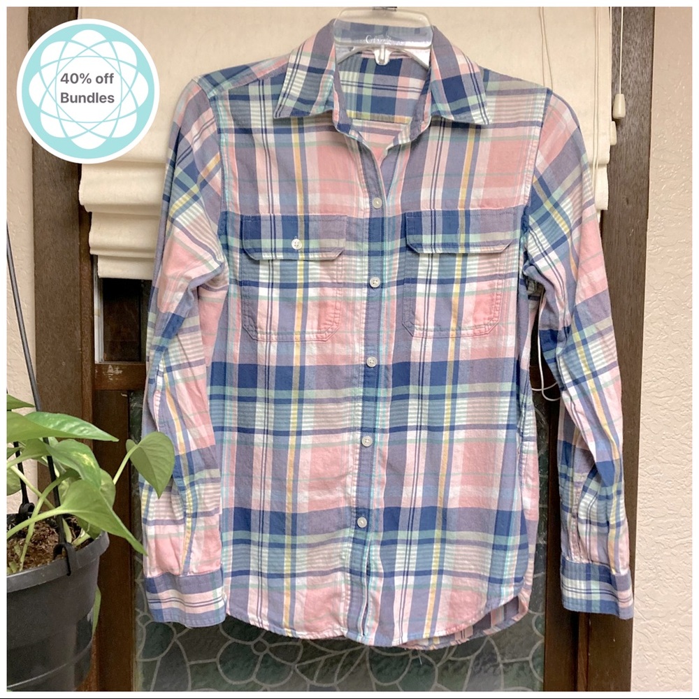 👛 Chaps button down shirt, Small, navy & pink plaid